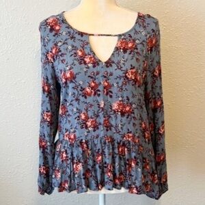 American Eagle Floral Long Sleeve Top | V Cutout Neckline | XS 🎉3 for $30🎉